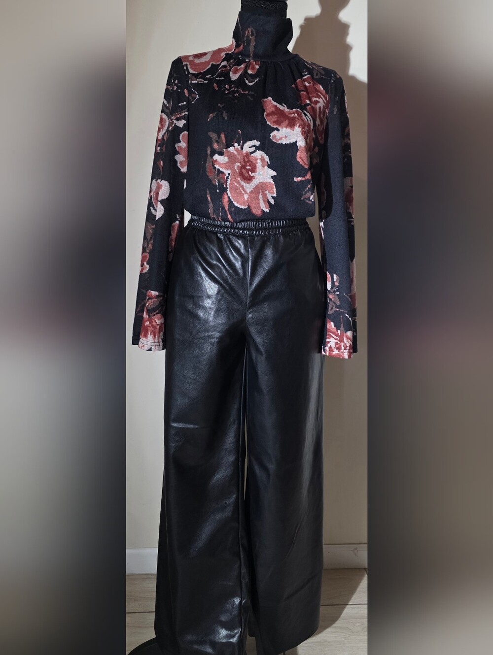Divided H&M - Classic Black Faux Leather Wide-Leg Pants (Size M)